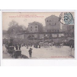 LIMOGES: grèves 1905, funérailles de vardelle, le cortège passant place de l'hôtel-de-ville - très bon état