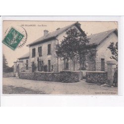 LES BILLANGES: les écoles - très bon état