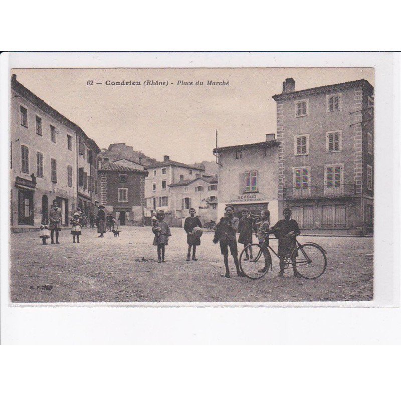CONDRIEU: place du marché - très bon état
