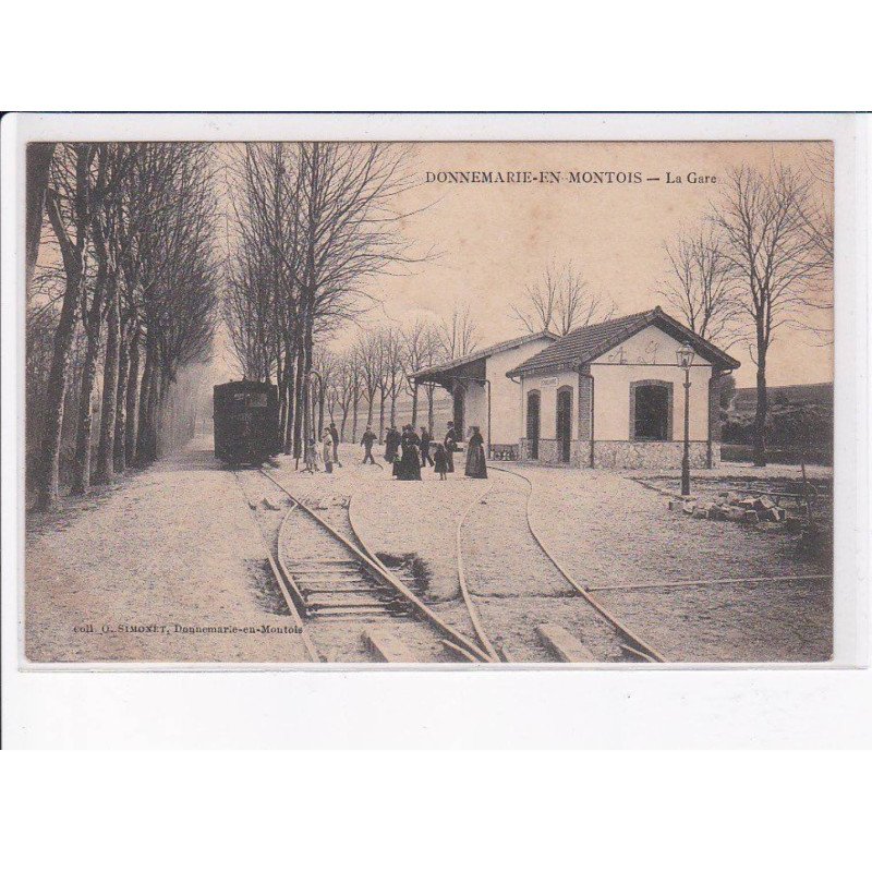 DONNEMARIE-en-MONTOIS: la gare - très bon état