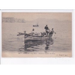 TOULON: cap brun, pêcheurs tendant les filets - état