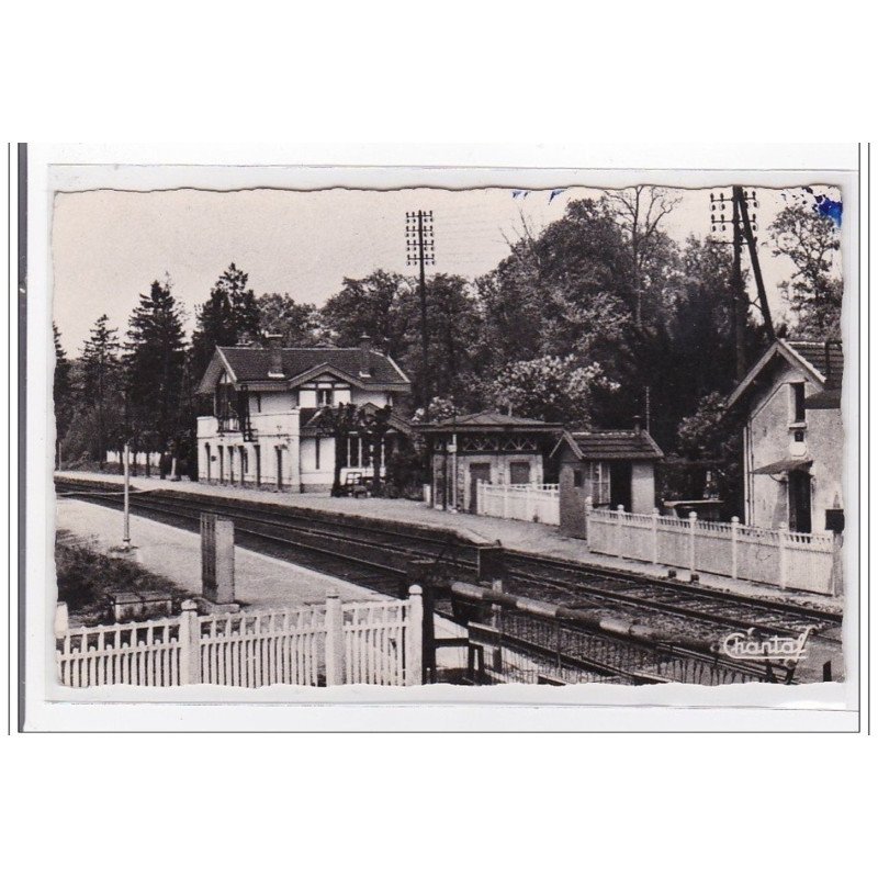 OZOIRE-la-FERRIERE : la gare - tres bon etat