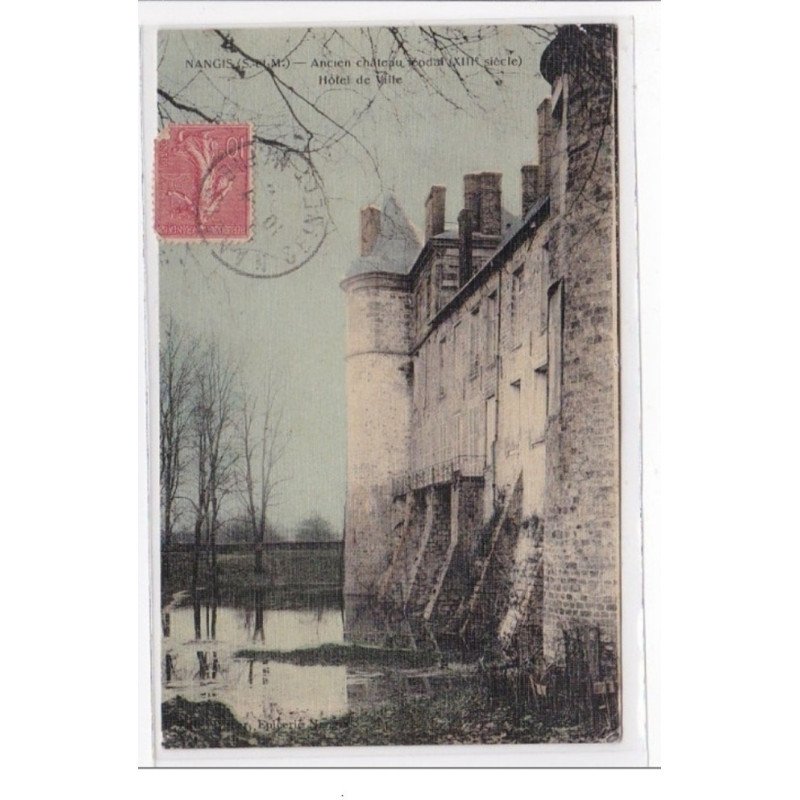 NANGIS : ancien chateau feodal XIIIe siecle;, hotel de ville - tres bon etat