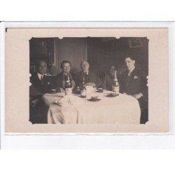 FRANCE: carte photo, à localiser, personnages à table - très bon état