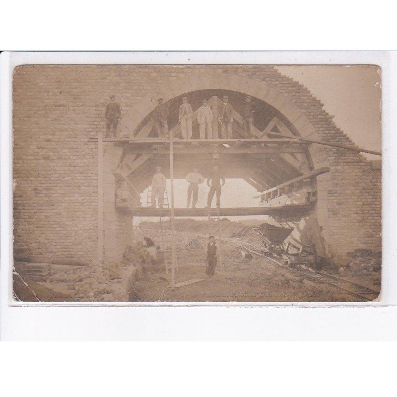 environs PECQUEUSE: pont en construction, chemin de fer - état