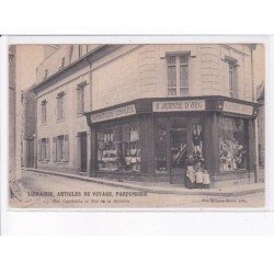 FRESNAY-sur-SARTHE: librairie articles de voyage, parfumerie a jeanne d'arc - état
