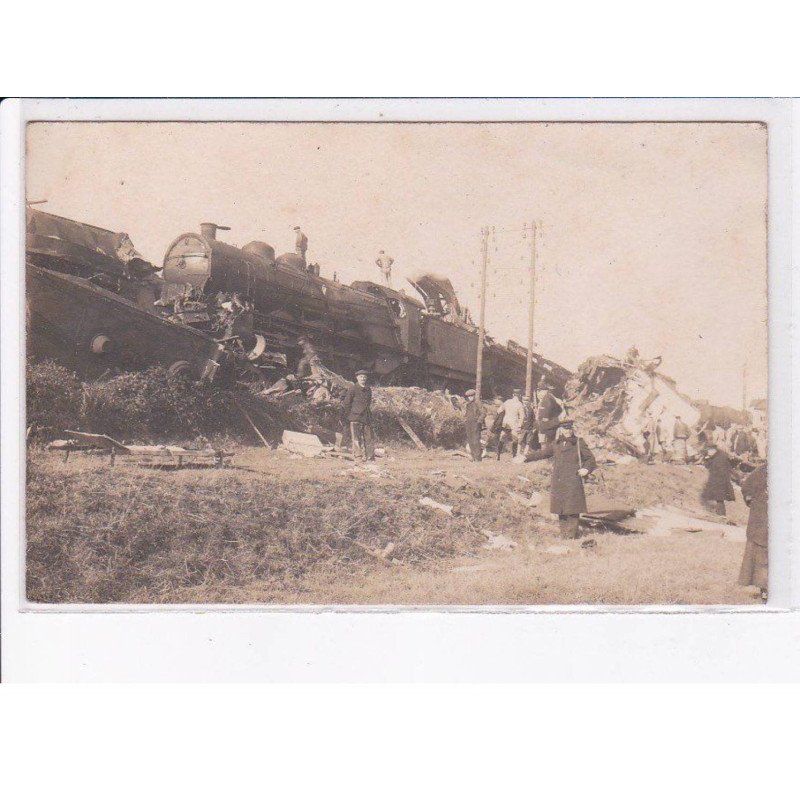 VILLEPERROT: accident de train - très bon état