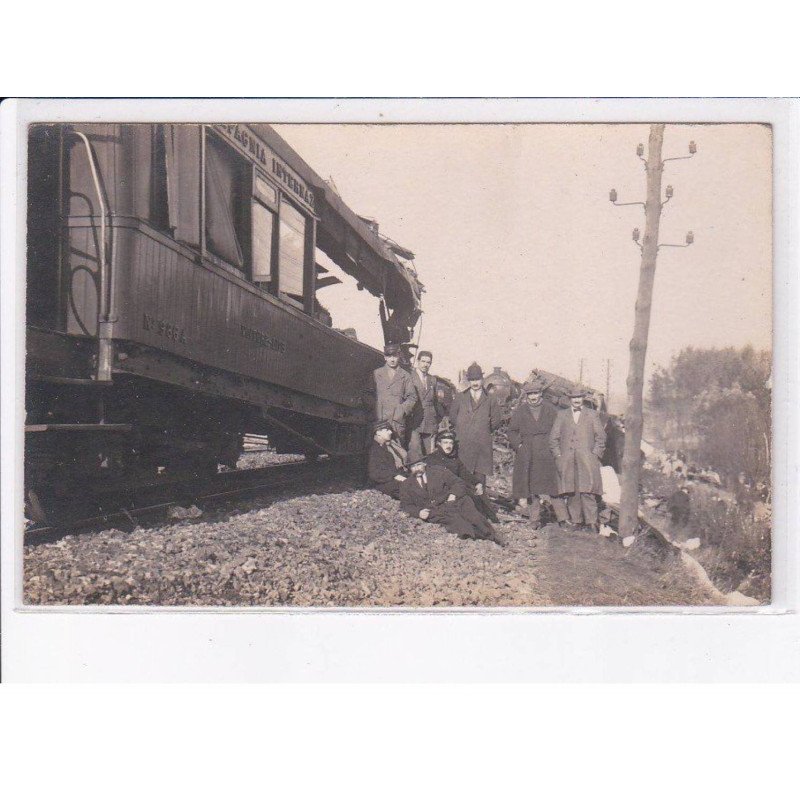 VILLEPERROT: accident de train - très bon état