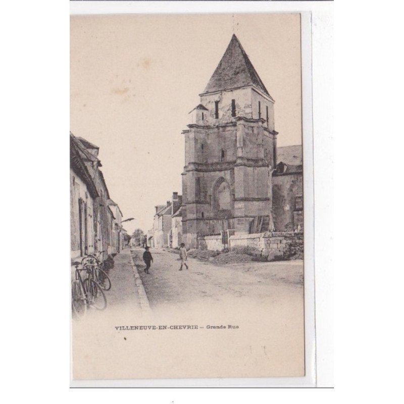 VILLENEUVE-en-CHEVRIE : grande rue - tres bon etat