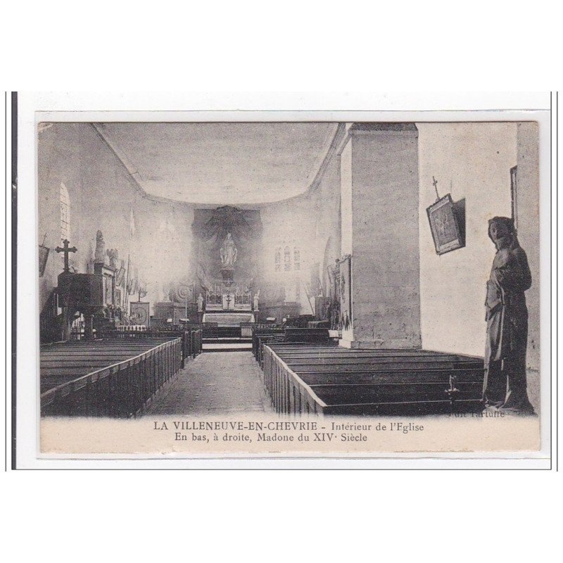 VILLENEUVE-en-CHEVRE : intérieur de l'eglise en bas, a droite, madone du XIVe siecle - tres bon etat
