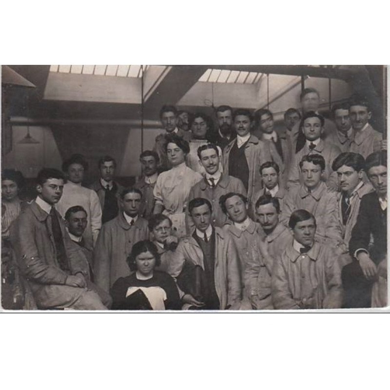 PARIS : carte photo d'une classe de chimie vers 1910 - très bon état PARIS : carte photo d'une classe de chimie vers 1910 - très bon état