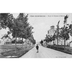 FERE CHAMPENOISE - Route de Sézanne et Malterie - très bon état