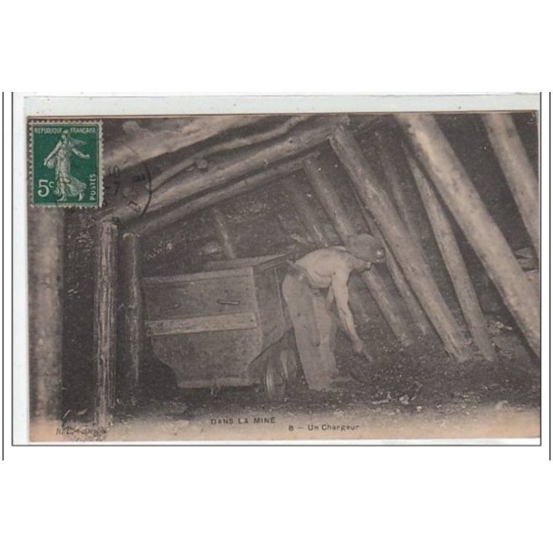 Dans la mine : un chargeur - très bon état
