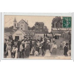 Tentative de sauvetage du """"Pluviose"""" - la coque du chaland émergeant des flots avant d'être emporté - très bon éta
