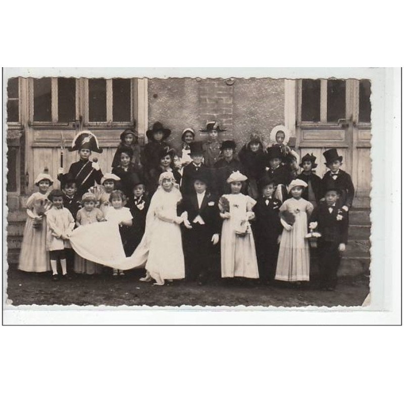 carte photo d' un mariage d'enfants à identifier (photograpge Saint Quentin et Fargniers - très bon état