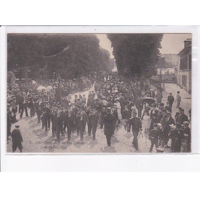 ARPAJON: fête des fleurs, les trompettes - très bon état
