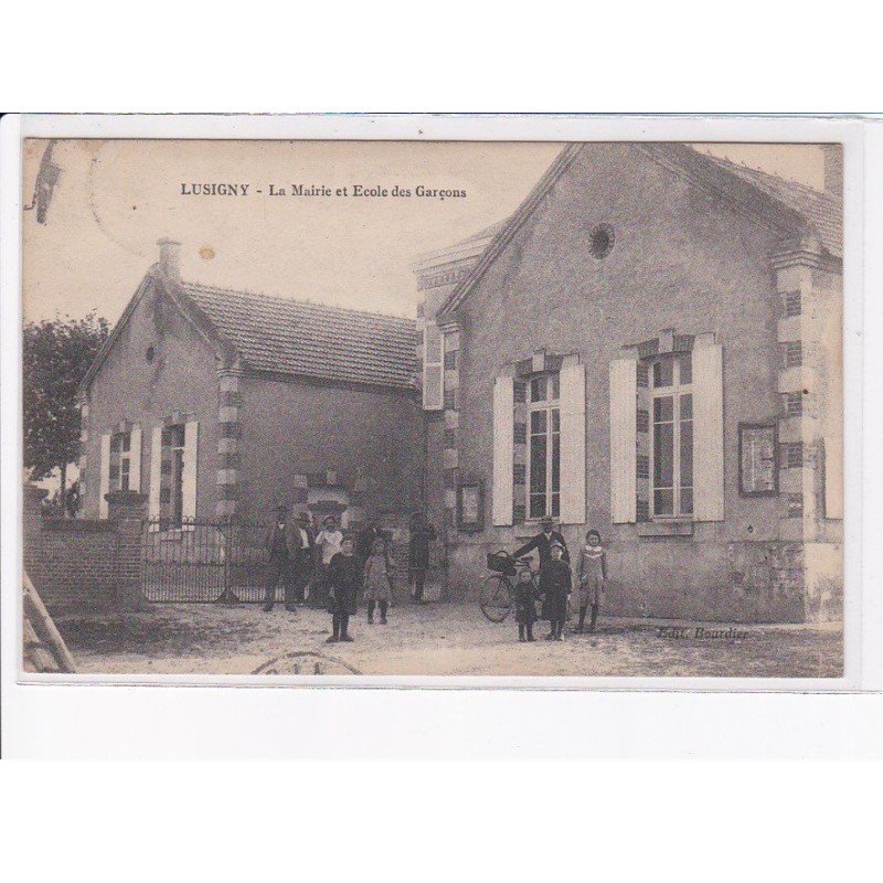 LUSIGNY: la mairie et école des garçons - très bon état