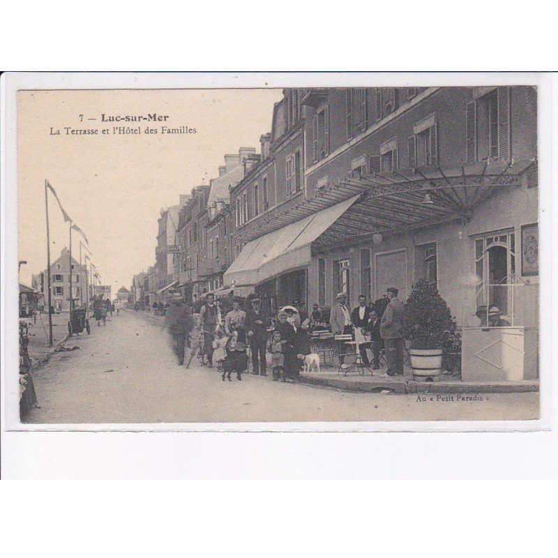 LUC-sur-MER: la terrasse et l'hôtel des familles - très bon état