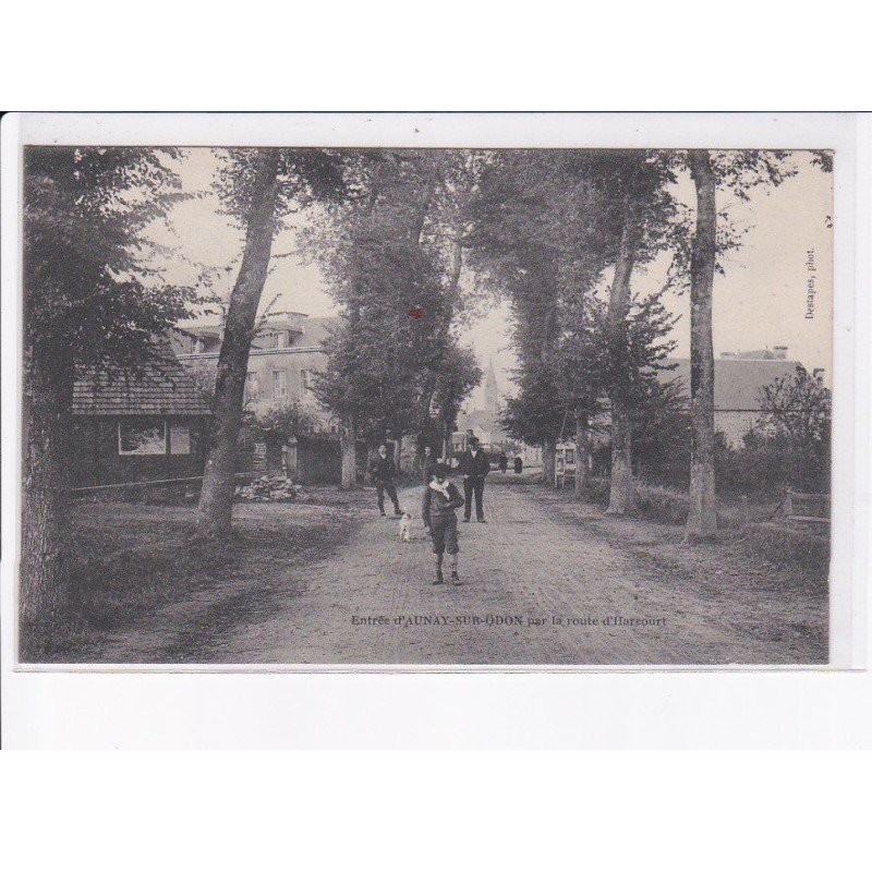 AUNAY-sur-ODON: entrée du village par la route d'ahrecourt - très bon état