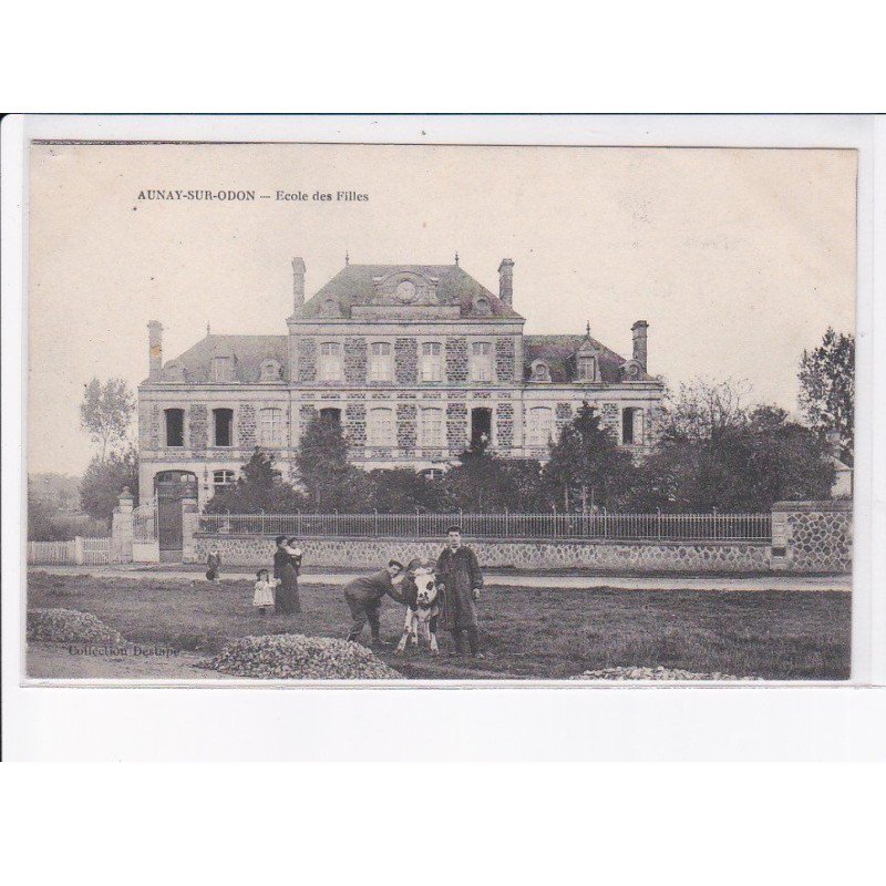 AUNAY-sur-ODON: école des filles - très bon état