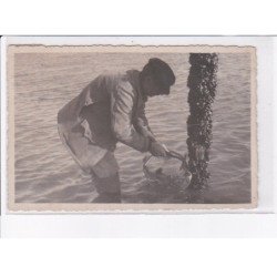 LA TRANCHE-sur-MER: ramassage des moules - très bon état