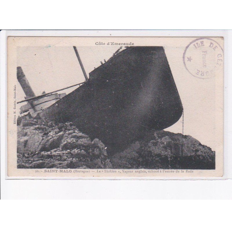 SAINT-MALO: le "skeldou" vapeur anglais écouhoué à l'entrée de la rade - très bon état