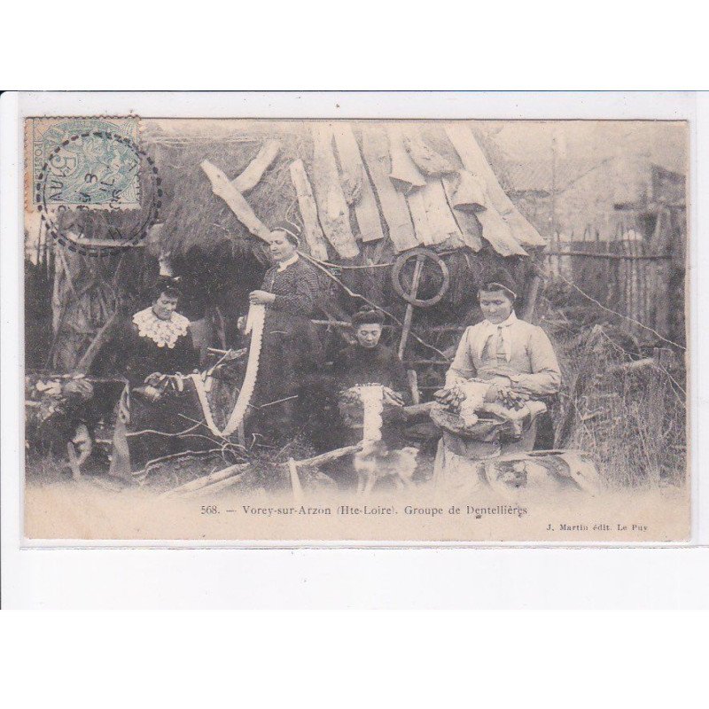 VOREY-sur-ARZON: groupe de dentellière - très bon état