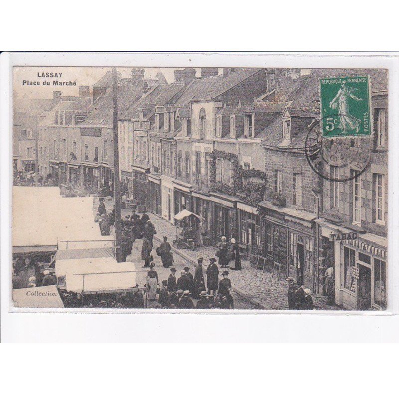 LASSAY: place du marché - très bon état