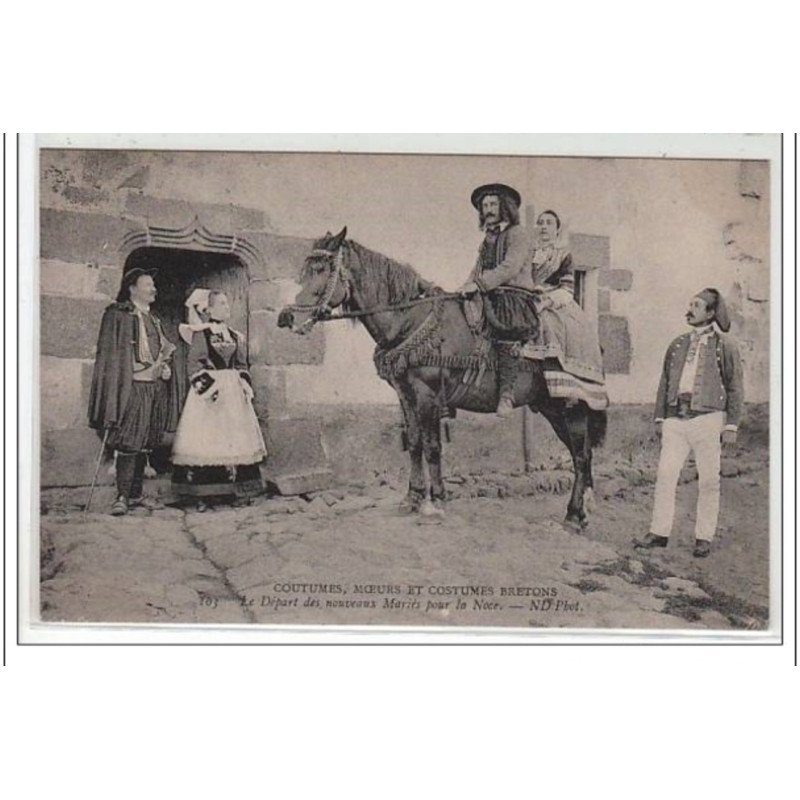 COUTUMES, MOEURS ET COSTUMES BRETONS : départ des nouveaux mariés pour la noce - très bon état