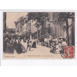 SAINT-JEAN-de-LUZ: la sortie de la messe - très bon état