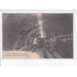 PARIS: vue intérieure d'une gare souterraine du métropolitaine, métro - très bon état