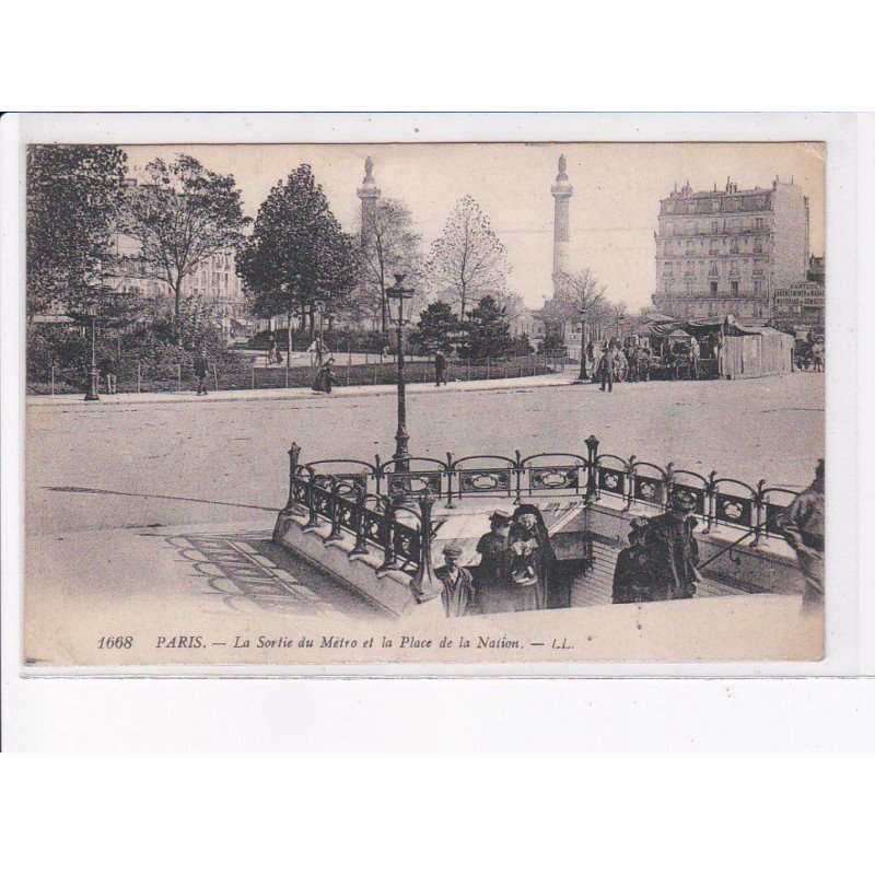 PARIS: 75011, la sortie du métro et la plac de la nation - très bon état