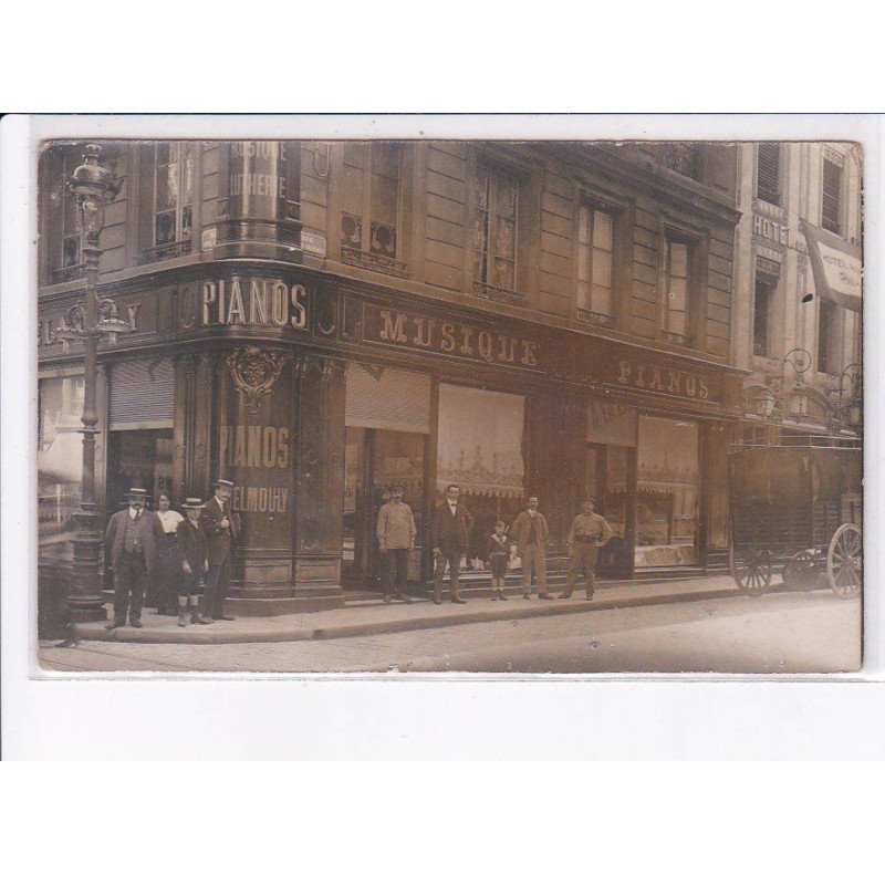BORDEAUX: rue vital carles, magasin de musique, pianos - très bon état