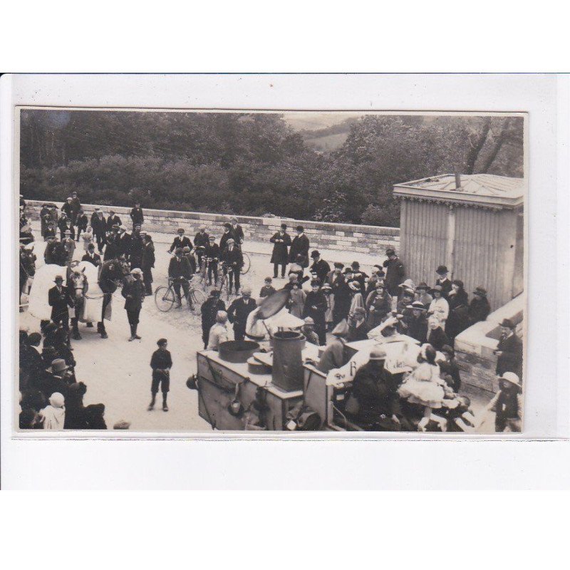 environs LA PERNELLE: cavalcade - très bon état