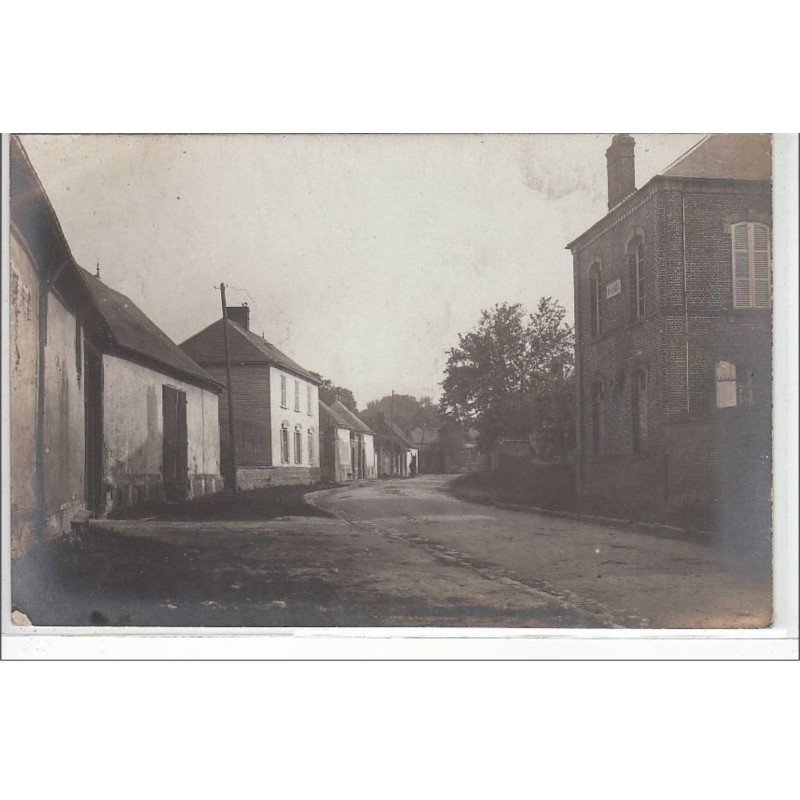 LUCHY - CARTE PHOTO - très bon état