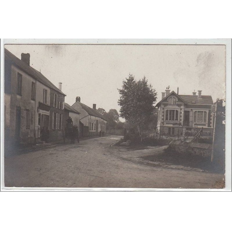 LUCHY - CARTE PHOTO - très bon état