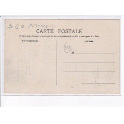 AUBERVILLE: un coin du garage de la ferme marie-antoinette, automobile - très bon état