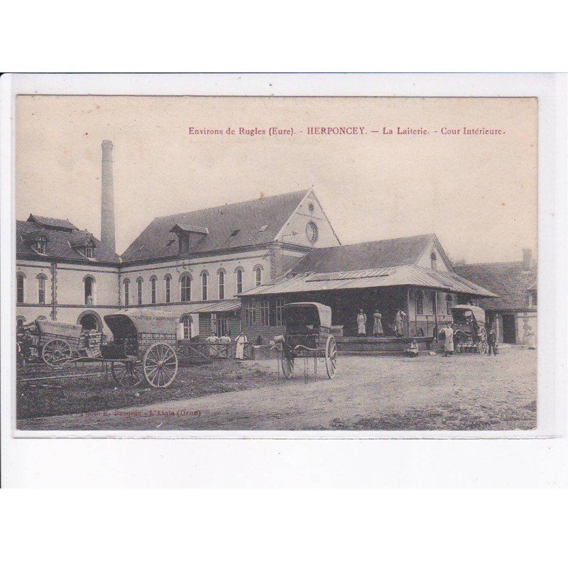 HERPONCEY: la laiterie, cour intérieure, attelage - très bon état