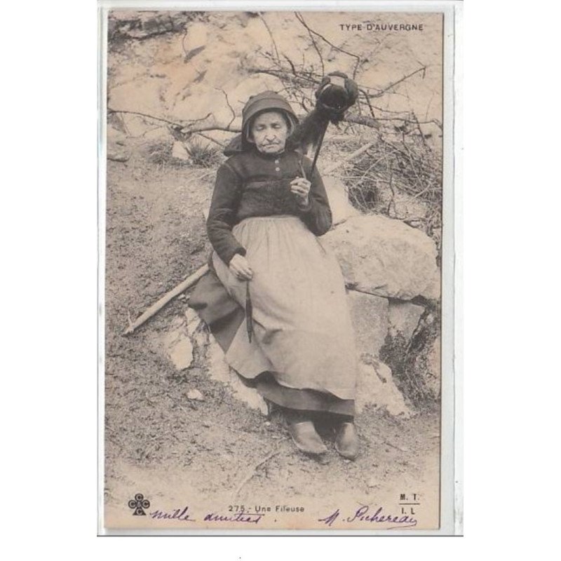 TYPE D'AUVERGNE : une fileuse - très bon état