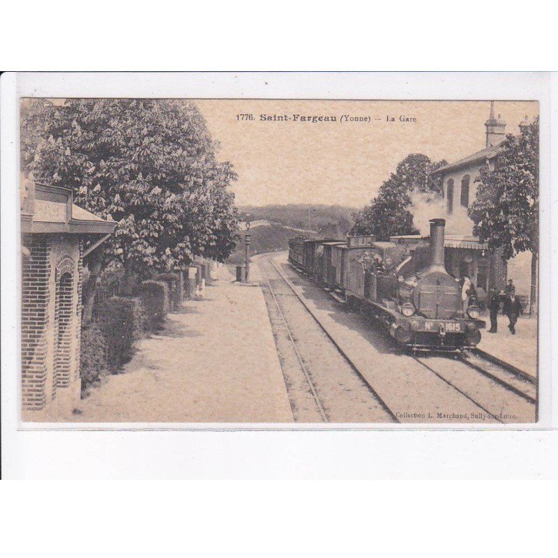 SAINT-FARGEAU: la gare, le train - très bon état