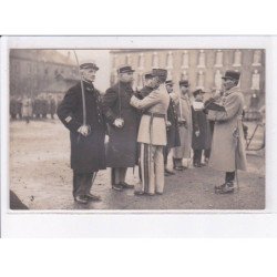 AMIENS: militaire, remise de décoration - très bon état