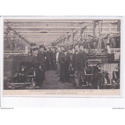 CREVECOEUR-le-GRAND: une allée de métiers du tissage mécanique de l'usine grégoire - très bon état