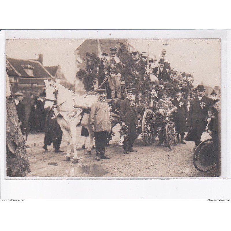 environs COMPIEGNE: cavalcade - très bon état