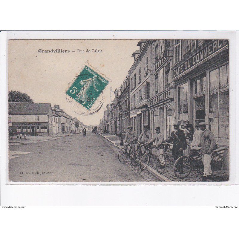 GRANDVILLIERS: rue de calais, café du commerce, vélos - très bon état