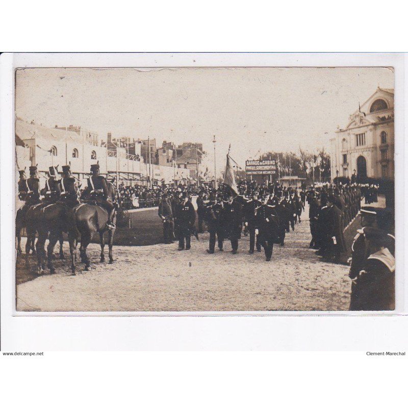 BOULOGNE-sur-MER: défilé, garage du casino - très bon état