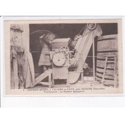 VILLERS-la-FAYE: vinification, le fouloir égrappoir - état