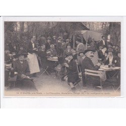 SAINT-AVERTIN: la chaumière, hostellerie, un rond-point du jardin - très bon état