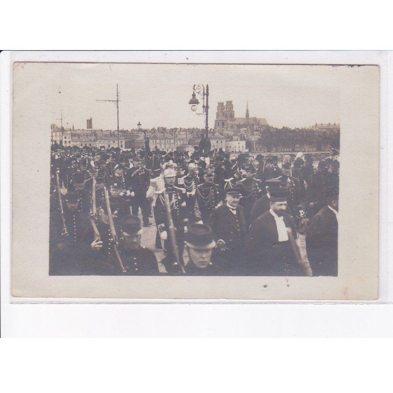 ORLEANS: défilé - très bon état