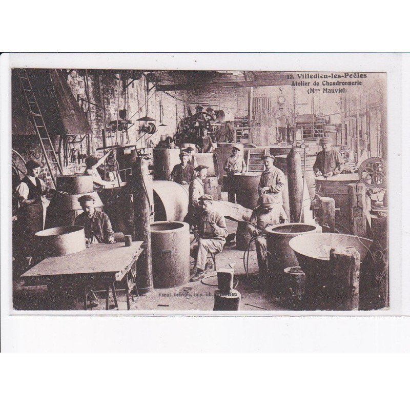 VILLEDIEU-les-POELES: atelier de chaudronnerie, Mme. Mauviel - très bon état