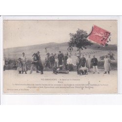 VIC-ARRACOURT: a cheval sur la frontière, grenze, montreurs d'ours - état